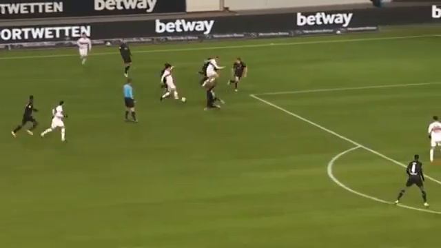 Witness The Unbelievable! 2022 Borna Sosa & His Next Level Football Skills