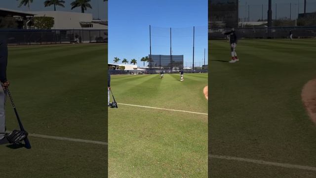 #SpringTraining Ildemaro Vargas Haciendo Disparos De Relevo A Tercera Base Y Home Plate