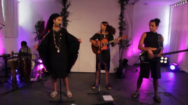 Increspo Apresenta: Live Desfile Afrofuturismo - 2021 смотреть онлайн