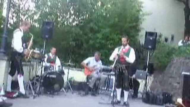 Robyn Loop & Bürgerkapelle Gries, snapshot 2 смотреть онлайн