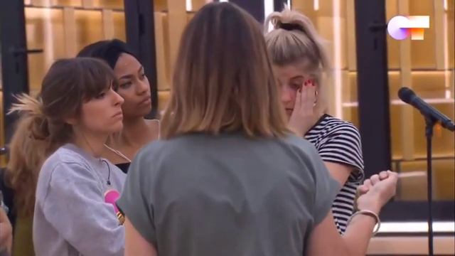 SAMANTHA explota y grita a IVAN en clase de interpretación, NOEMI les da una bronca - OT 2020 смотреть онлайн