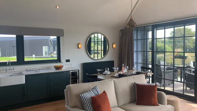 3 bed Barns At Retallack Resort & Spa смотреть онлайн