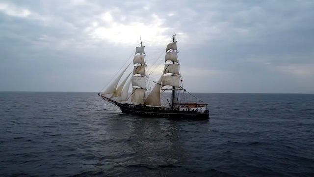 Визит парусника «Роальд Амундсен» в Санкт-Петербург смотреть онлайн