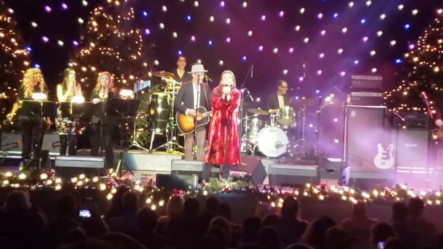 Tracey Ullman - They Don't Know (15th Annual Andy Kim Christmas, Toronto, 2019-12-04) смотреть онлайн