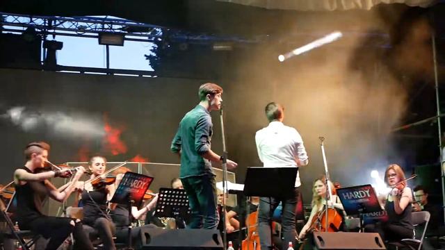 Hardy Orchestra - I can't get no satisfaction (Кристиан Никулица) смотреть онлайн