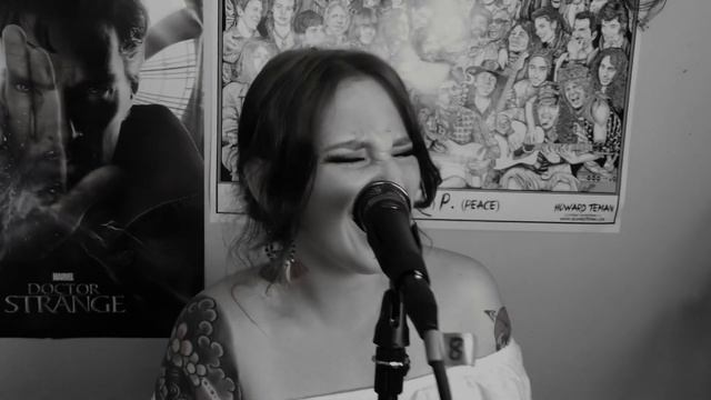 Courtney Hope - CRAZY смотреть онлайн