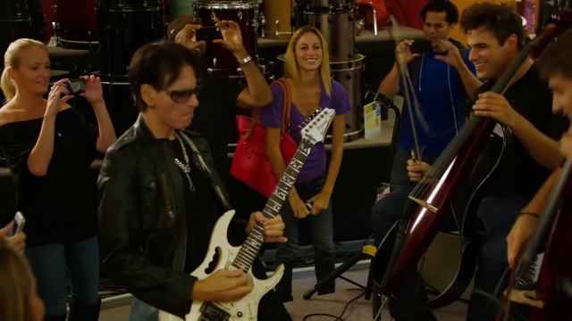 2CELLOS - Highway To Hell feat. Steve Vai смотреть онлайн