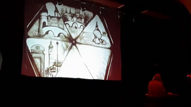 Фрагмент песочного фильма с биографии жизни пианиста Любомира Мельника смотреть онлайн