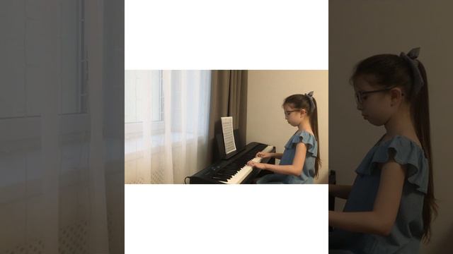 И.С.Бах "Менуэт" - Соловьянова Софья смотреть онлайн