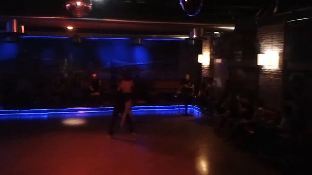 Jose' Ferrante y Elena Avella in Angels смотреть онлайн