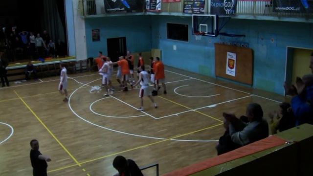 Lukasz Fafara Buzzer Beater UMKS Kielce - WIKANA Start Lublin 89:87 смотреть онлайн