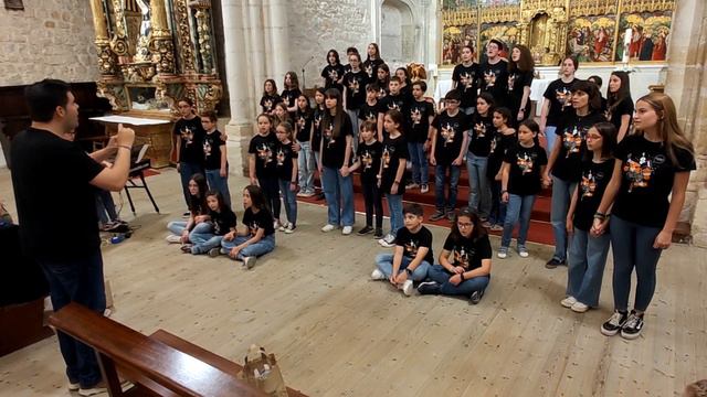Pi Coro Y Coro Joven - Duerme Pequeño Mar (Josu Elberdin)