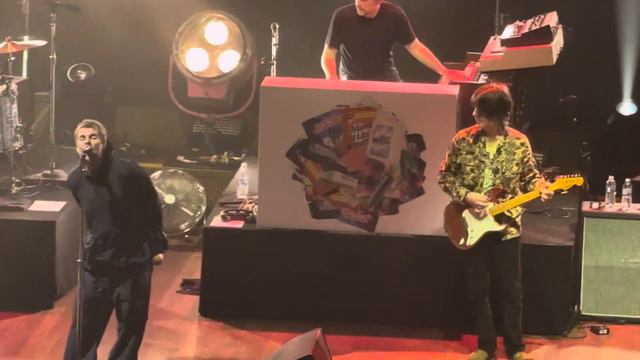 Liam Gallagher & John Squire “Mars to Liverpool” live @ City Hall, Newcastle 18th March 2024 смотреть онлайн
