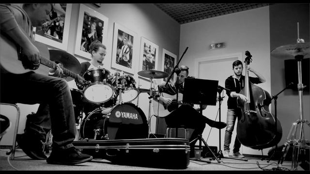 AS Quartet „Uciekaj moje serce” смотреть онлайн
