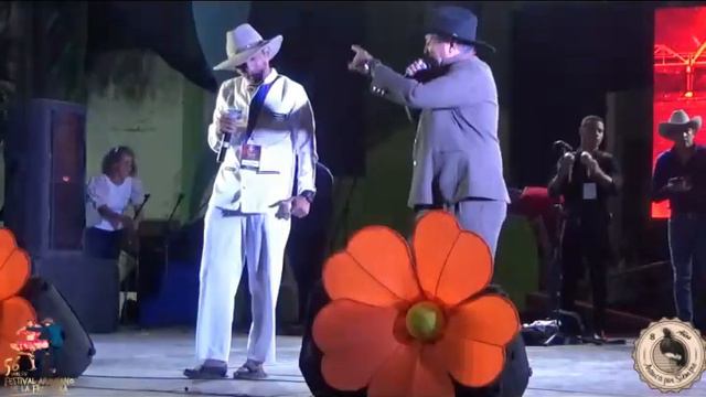 Leonardo Requena y Uriel Vega Copleros смотреть онлайн
