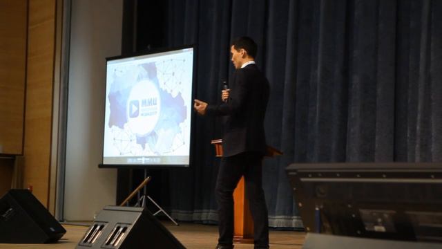 Директор по работе с клиентами консалтингового агентства Paper Planes Жигжитов Сергей Владиславович