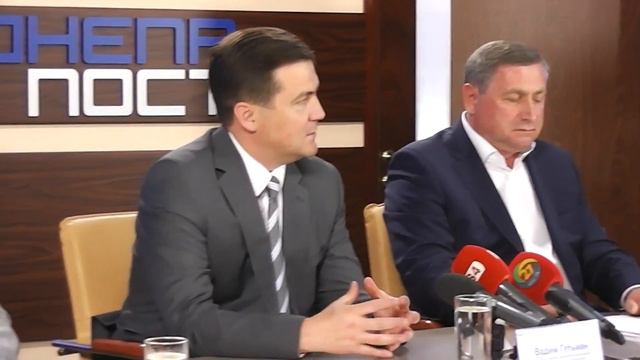 кандидат в депутати в міську раду Дніпропетровська Вадим Гетьман . звернення