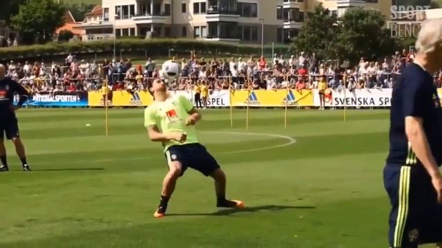 Zlatan Ibrahimovic and his best goals & skills in training! смотреть онлайн
