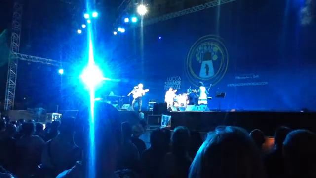 Pino Daniele - Yes I Know My Way (feat. Marcus Miller) (Live) @ Lucca Summer Festival 2013 смотреть онлайн