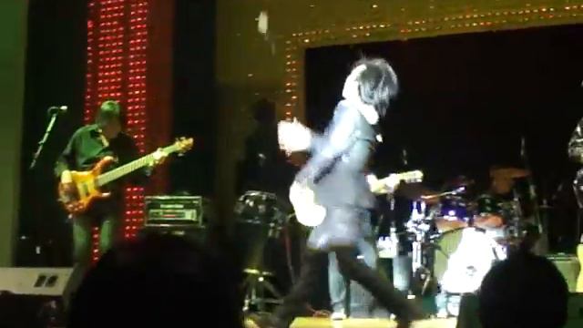 Arnel Pineda With Ammo Band - Iris(Cover) смотреть онлайн