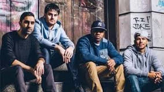 Rudimental ft Ella Eyre LIVE Feel The Love смотреть онлайн