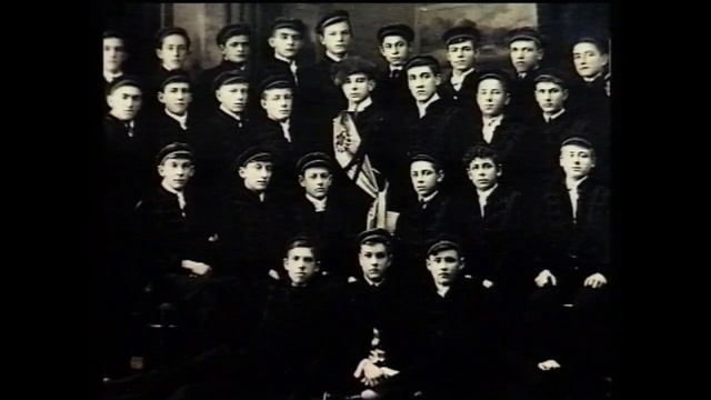 Bergschule Schäßburg - 475 Jahre DIE SCHULE AUF DEM BERG - Martin Zinz смотреть онлайн