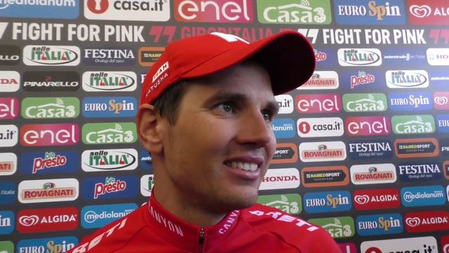 Rein Taaramäe après sa victoire dans la 20e étape du Giro d'Italia 2016 смотреть онлайн