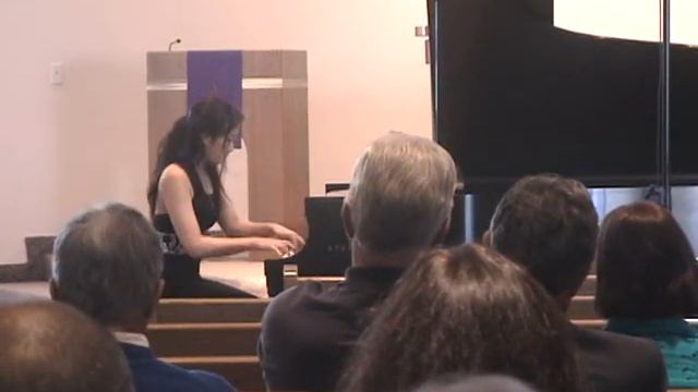 Josephine performs Gargoyles IV - Presto feroce, Op. 29 by Lowell Liebermann смотреть онлайн