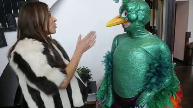 Melody möter Caroline af Ugglas смотреть онлайн