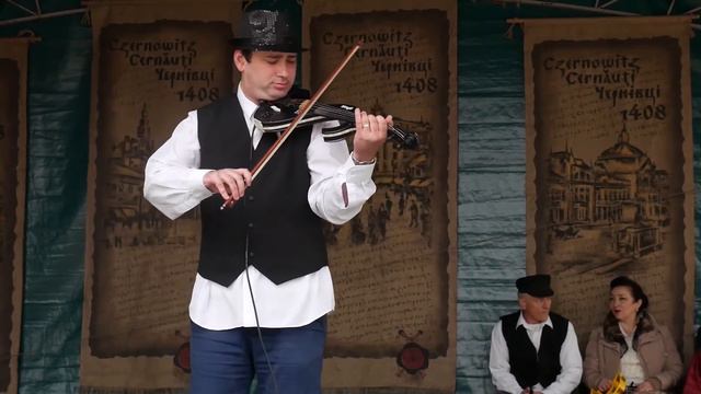 Феликс Шустер Ba mir bist du shoen (День города Черновцы 2017, Тралка) смотреть онлайн