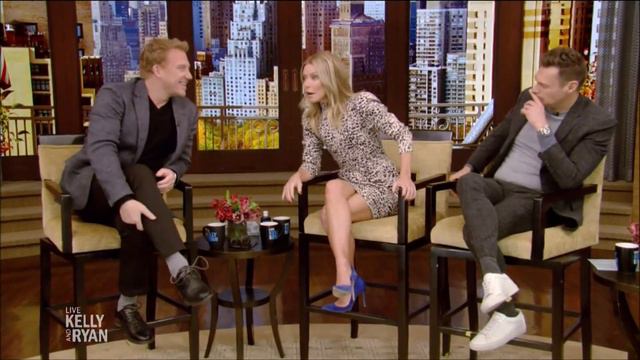 Kelly Ripa - MASSIVE THIGH WOW - 11/14/19