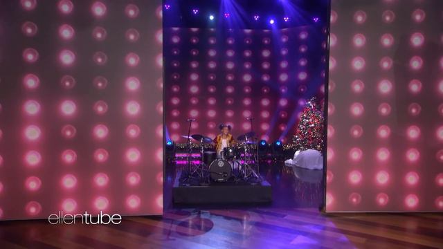 Viral Kid Drummer Rocks the House смотреть онлайн