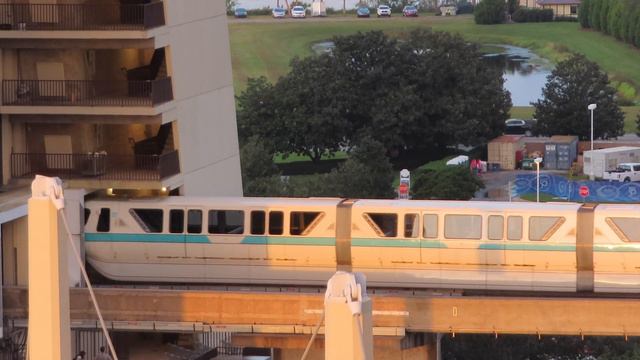 Monorail Spotting October 2021 at Walt Disney World Resort in Orlando Florida смотреть онлайн