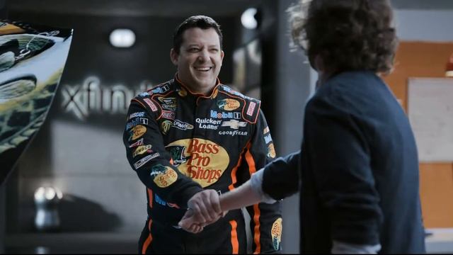 2013 -- Tony Stewart nearly kills Comcast geek смотреть онлайн