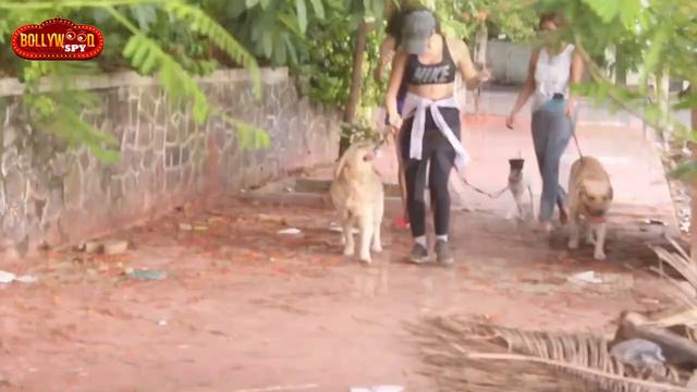Gabriella Demetriades With Her Doggy Spotted At Carter Road смотреть онлайн