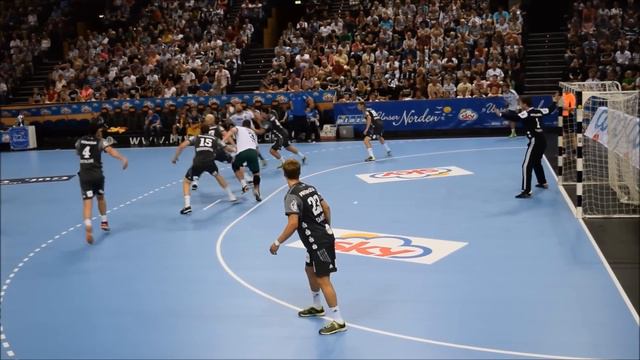 Niklas Landin - Parade im Unser-Norden-Cup 2015// THW Kiel смотреть онлайн