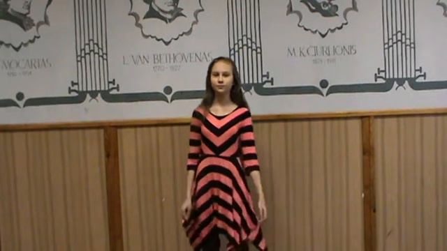 Adelė Krikščionaitytė. Daina: Vilniaus Stogai.