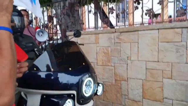 Nerviosos los pastores de la luz del mundo LLDM, durante Protesta EXLLDM en los Ángeles California смотреть онлайн