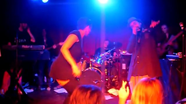 Gabriel Teodros, Amos & band, Maya Jenkins - Tap-Drum Convo: смотреть онлайн