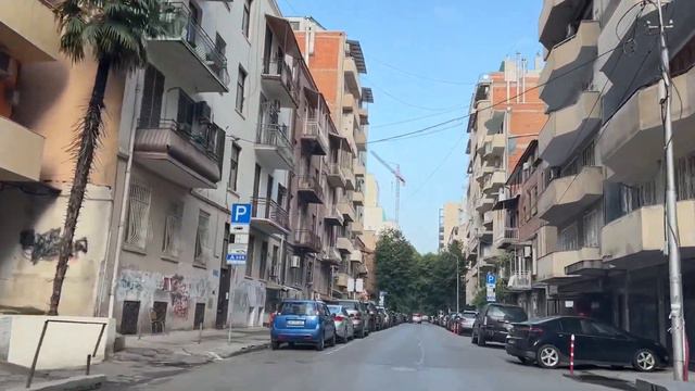 Тбилиси. С улицы Палиашвили на проспект Чавчавадзе. Утренняя прогулка. смотреть онлайн