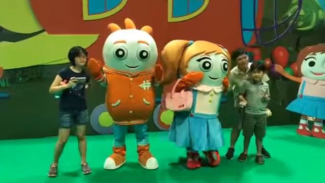 Okto Kids Fiesta Ollie and Cherry favourite mascots! смотреть онлайн