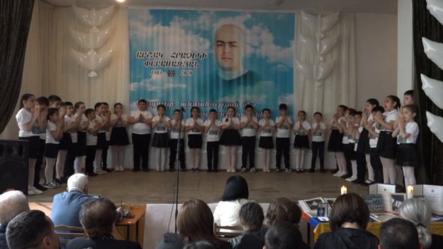 Anmahutyan mej loxacox hoginer (Arshak Paramazyan) (մաս 3) смотреть онлайн