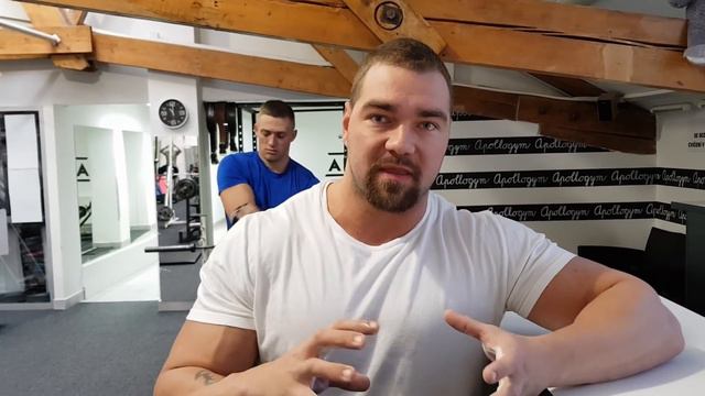Karlos A Glutamín : PRVNÍ TRÉNINK PO SOUTĚŽI // Bench Press 170 Kg / Tlaky 50 Kg 10x A Další Bomby
