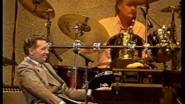 Great Balls Of Fire ~~ Jerry Lee Lewis ~~ Melbourne, Australia, 1989 смотреть онлайн
