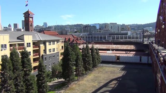 WBD Portland & Western RR arrives Portland Union Station, OR seen from Broadway Bridge 7/3/2013 смотреть онлайн
