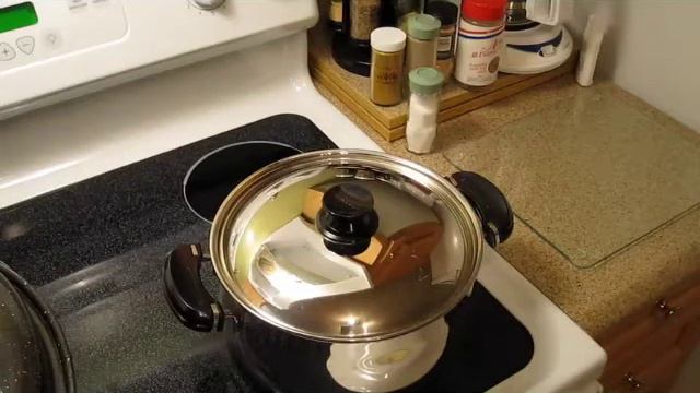 Cooking with Yan - Nick's Casserole pt 2 смотреть онлайн