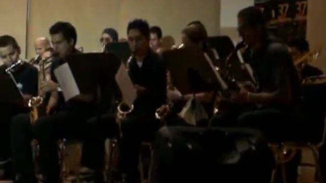 BASIE STRAIGHT AHEAD   BIG BAND DE LA ESM   DIR HERNANDO CASTRO