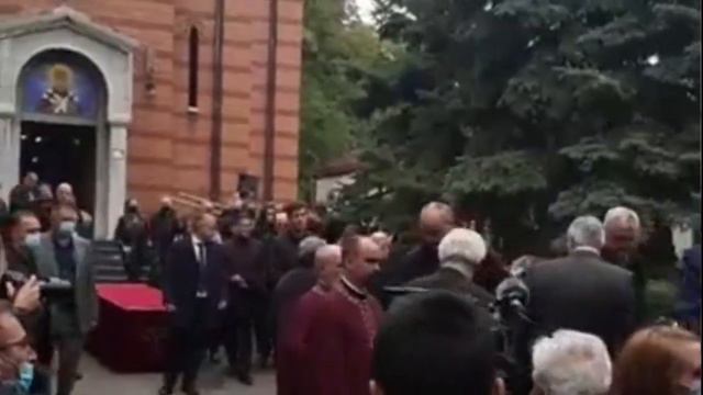 Obradovic, Paspalj, Divac, Zdovc, Radja, Danilovic pallbearers at Dusan Ivkovic’s funeral смотреть онлайн