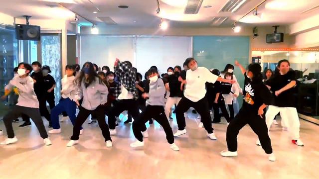 岡本真夜 - tomorrow смотреть онлайн