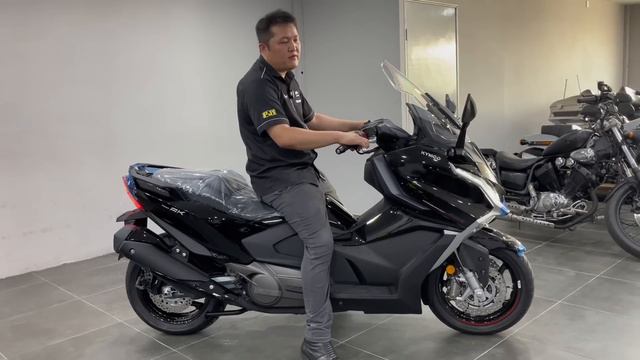 2024 New Yamaha Tmax 560 VS Kymco AK550 Icity Motoworld